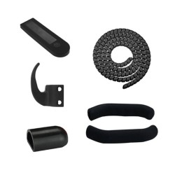 Kit de accesorii pentru a vă proteja și decora scuterul plus cârlig pentru genți.