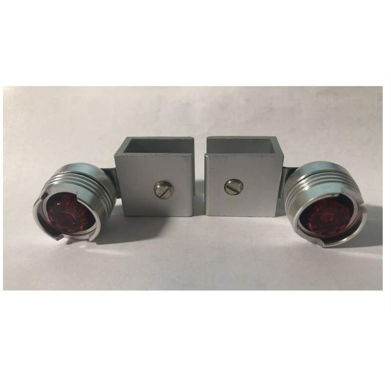 Takavaroitusvalosarja.  - 9 Takavaroitusvalosarja.
Asenna ylimääräinen takavaroitusvalosarja
Takasivuvalosarja. Tämän varoitussa